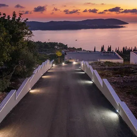 Heavenly Dubrovnik 5 Bedrooms Waterfront 1 Magnificent Sea Views Private Infinity Pool *